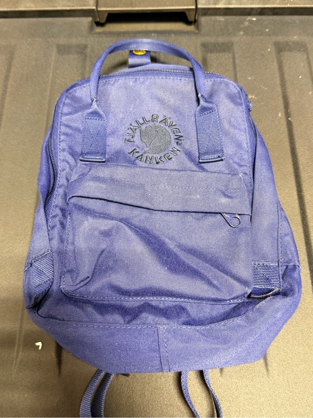 Fjällräven Kånken Mini Backpack in Navy Blue